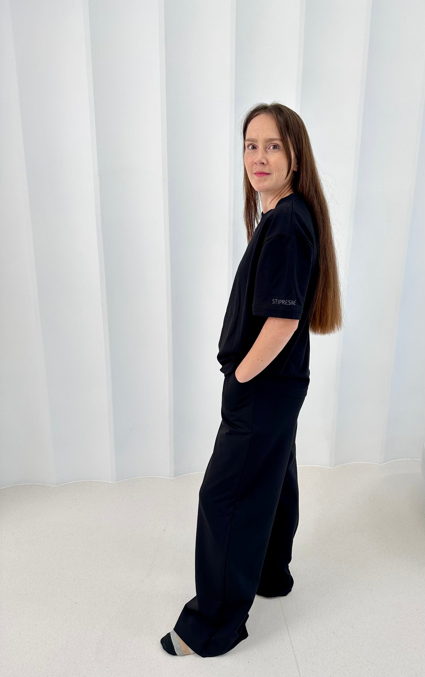 Juodi oversize marškinėliai