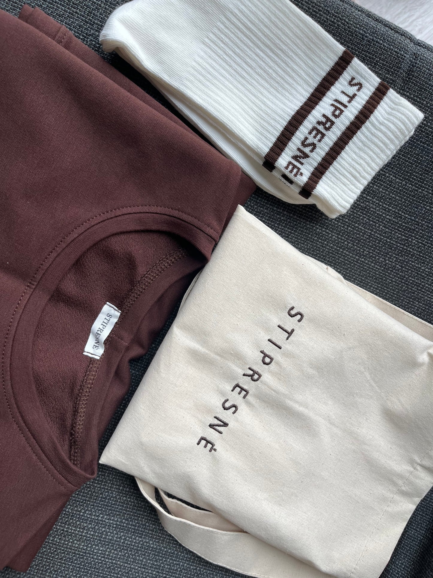 Kojinių ir krepšio rinkinys